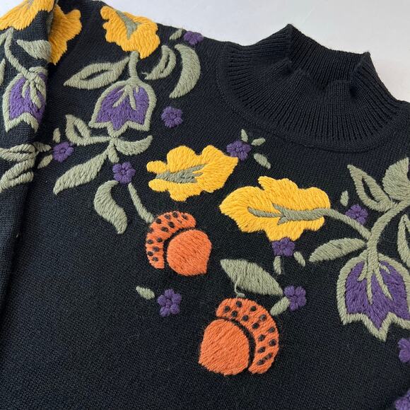 Abercrombie & Fitch Vintage Wool Sweater Embroidered Floral Black Size Small - Picture 4 of 7